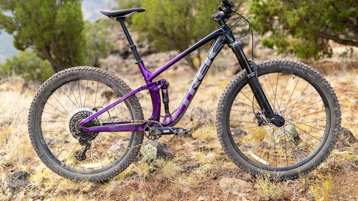 Framsida -Cykel Försäljning 2023 20200830 trek fuel ex 8 mountain bike 01